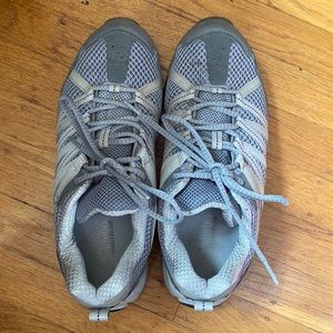 Columbia women’s hiking shoe USA 11